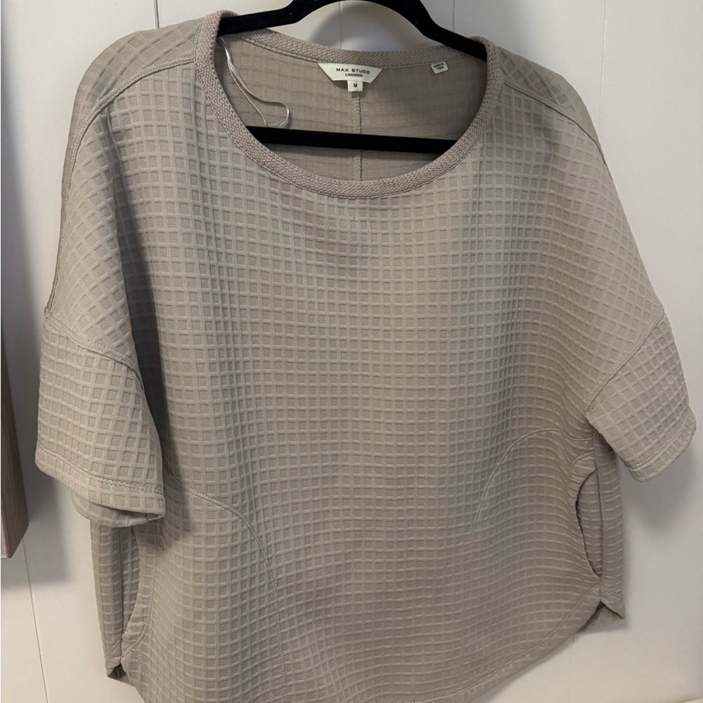 Max Studio Light Gray Textured Short Sleeve Top